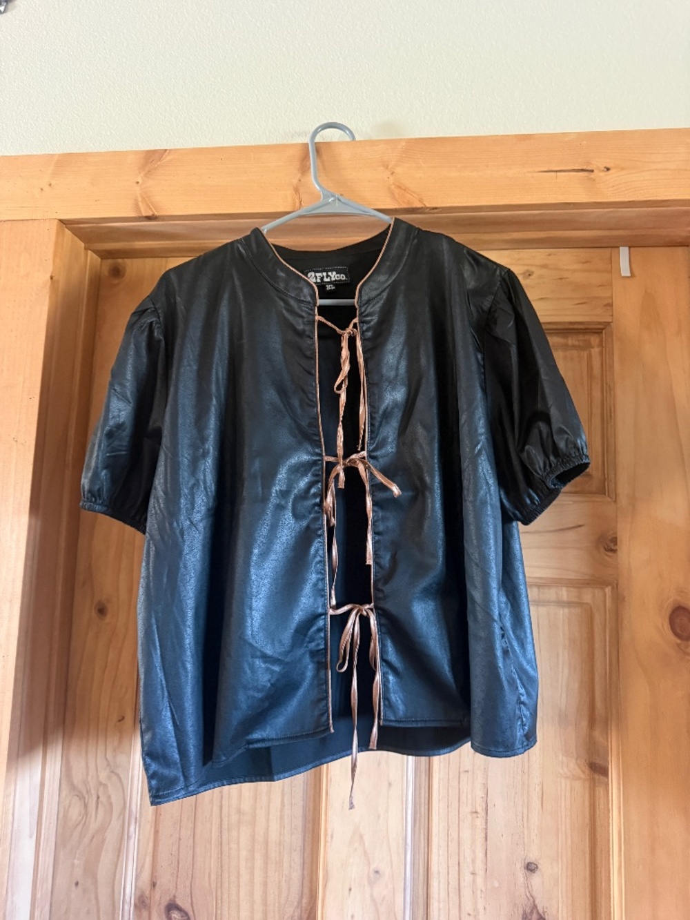 2FlyYoo Metallic Black Women's Top